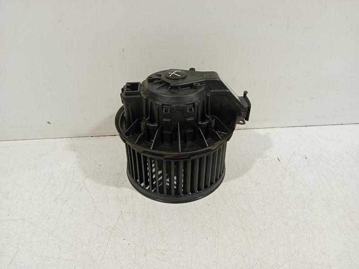 KACHEL VENTILATORMOTOR Ford Fiesta 6 (JA8) (0130115551), Auto-onderdelen, Airco en Verwarming, Ford, Gebruikt