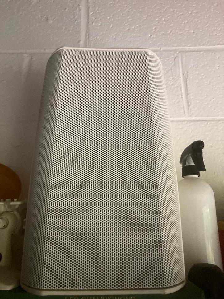 2 Enceintes QSC, Audio, Tv en Foto, Luidsprekerboxen, Zo goed als nieuw, Front, Rear of Stereo speakers, 120 watt of meer, Overige merken