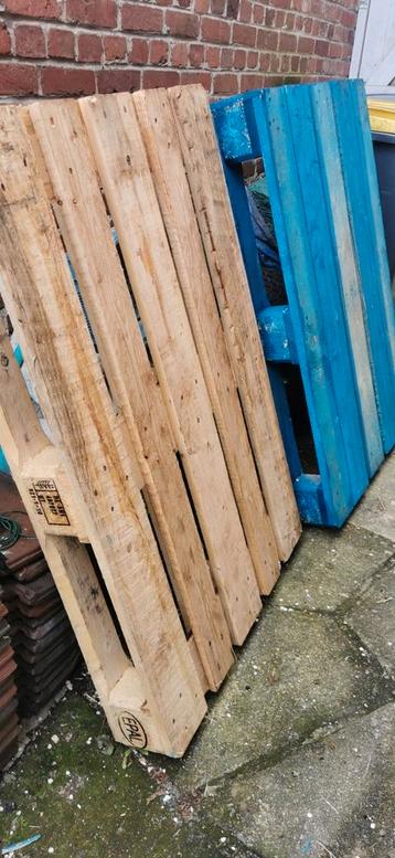 Pallettes en bois Europe très solide  disponible aux enchères