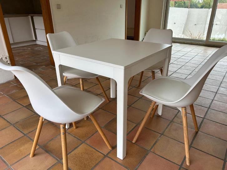 IKEA Eettafel EKEDALEN en 4 stoelen KASTRUP JYSK, Huis en Inrichting, Tafels | Eettafels, Zo goed als nieuw, 50 tot 100 cm, 100 tot 150 cm
