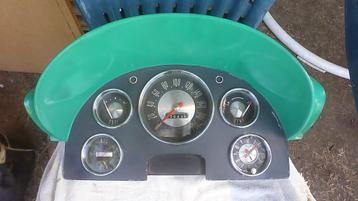FORD FAIRLANE: instrumenten, snelheidsmeter voor 200 km/u en beschikbaar voor biedingen