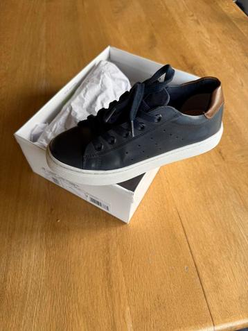 Geox geklede kwaliteit sneakers maat 32 beschikbaar voor biedingen