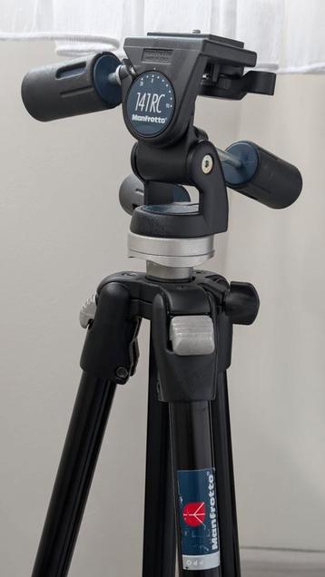 Trépied Manfrotto 190DB + Rotule 141RC, TV, Hi-fi & Vidéo, Photo | Trépieds & Rotules, Avec rotule, Comme neuf, Enlèvement, Moins de 150 cm