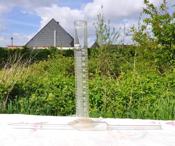 2 accessoires en verre de laboratoire, Antiquités & Art, Curiosités & Brocante, Enlèvement ou Envoi