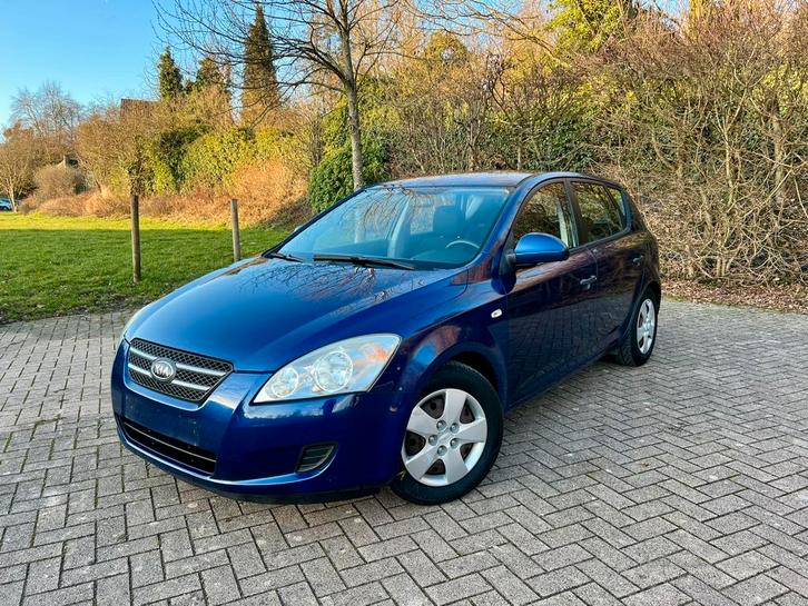 Kia cee’d, Auto's, Kia, Particulier, (Pro) Cee d, Diesel, Euro 4, Berline, 5 deurs, Handgeschakeld, Blauw, Zwart, Stof, Voorwielaandrijving