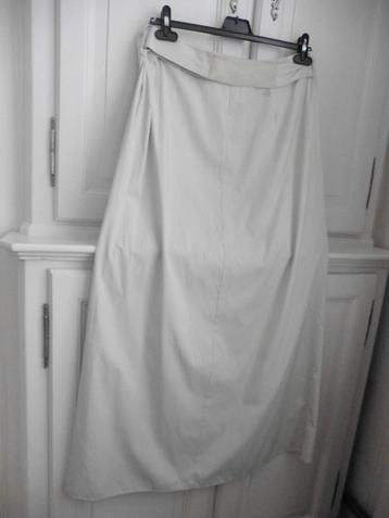 Belle jupe longue légère gris très très clair - T. M