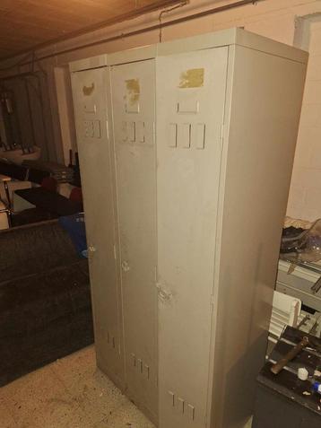 Armoire à casiers vintage 3 pièces à vendre !