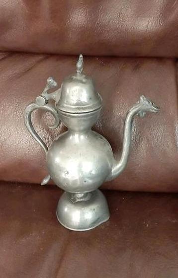 Antieke Tinnen Theepot beschikbaar voor biedingen