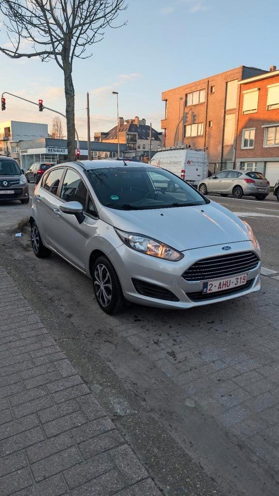Ford Fiesta 1.25 Benzine. Rijdt en schakelt perfect, Auto's, Ford, Particulier, Fiësta, Benzine, 5 deurs, Handgeschakeld, Zilver of Grijs