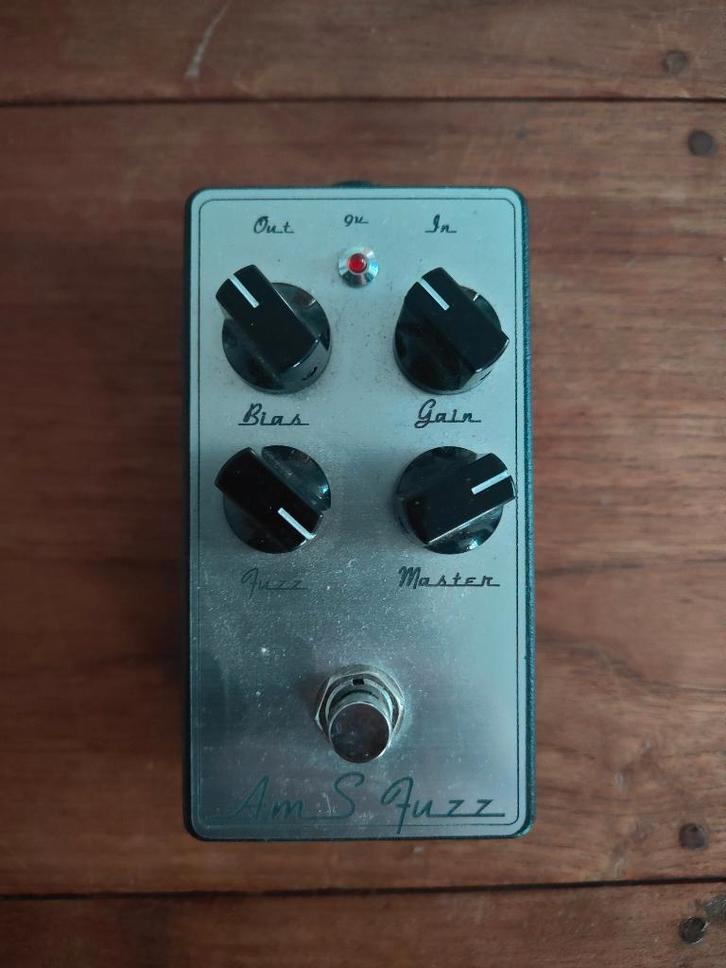 Pedale Fuzz de chez AmsAmplifiers, Musique & Instruments, Effets, Utilisé, Distortion, Overdrive ou Fuzz, Enlèvement ou Envoi