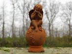 Engel op Bol - Gietijzer - Oxide, Tuin en Terras, Tuinbeelden, Ophalen of Verzenden, Metaal, Engelenbeeld