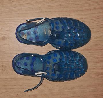 Nieuwe watersandalen beschikbaar voor biedingen