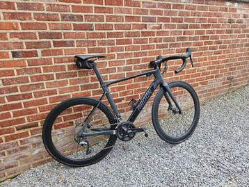 Carbon koersfiets beschikbaar voor biedingen