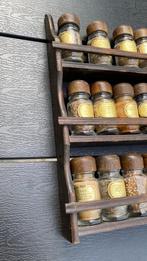 Bocaux à épices dans un support intact, Antiquités & Art, Antiquités | Ustensiles de cuisine, Enlèvement ou Envoi
