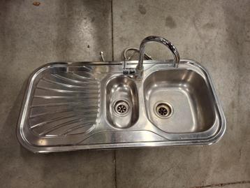 Inox spoelbak + kraan beschikbaar voor biedingen
