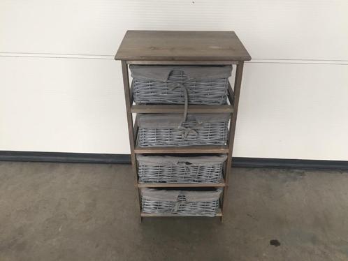 (24) Zeer mooi kastje met rieten mandjes, Huis en Inrichting, Woonaccessoires | Schalen en Manden, Zo goed als nieuw, Ophalen