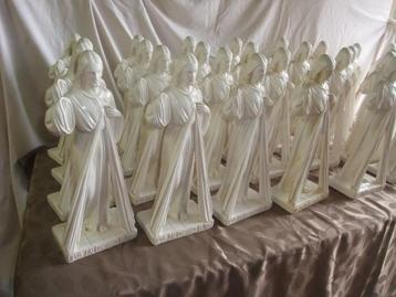 lot de brocante, vide grenier (35 statues neuves du Christ) beschikbaar voor biedingen
