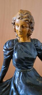 Art Deco sculptuur Dame met hond, Antiek en Kunst, Ophalen