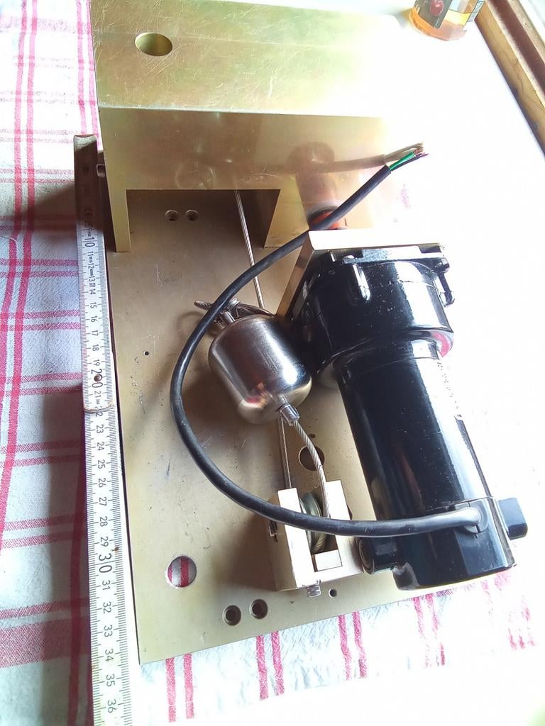 Winch  gearmotor 24 Volt 35/21/13 uit inboedel, Auto diversen, Overige Auto diversen, Ophalen