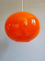 Grande suspension Space Age en opaline orange, 1960-70, Antiquités & Art, Enlèvement ou Envoi