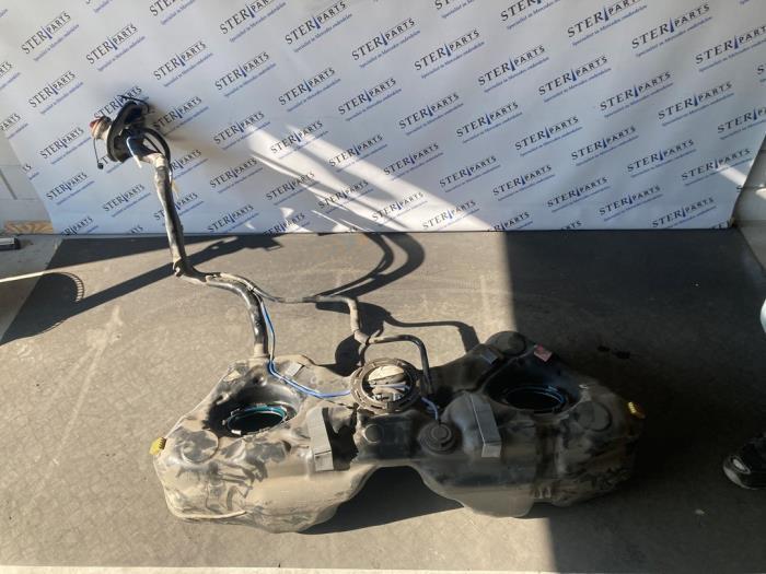Tank van een Mercedes E-Klasse, Auto-onderdelen, Brandstofsystemen, Mercedes-Benz, Gebruikt, 3 maanden garantie, Ophalen of Verzenden