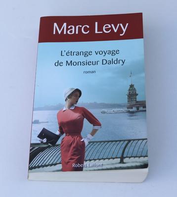 Roman Marc Levy : L'étranger voyage de M. Daldry, Enlèvement ou Envoi, Comme neuf, Marc Levy