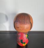 Mooie Reddokaede Kokeshi van Yuji Kawase (1938-), Verzenden