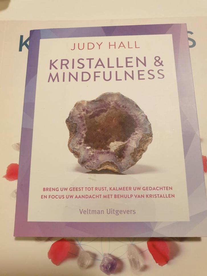 Judy Hall - Kristallen & mindfulness, Boeken, Esoterie en Spiritualiteit, Zo goed als nieuw, Ophalen of Verzenden