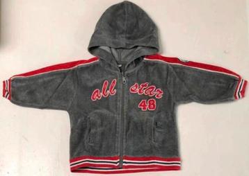 grijs met rood hoodie vestje 9 maanden 74 beschikbaar voor biedingen