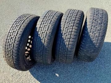 4 jantes Kia Rio avec des pneus hiver 185/65-15 beschikbaar voor biedingen