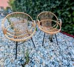 2 rotan stoelen vintage+ kleine bijzettafel -comfortabel, Tuin en Terras, Tuinstoelen, Ophalen of Verzenden, Zo goed als nieuw