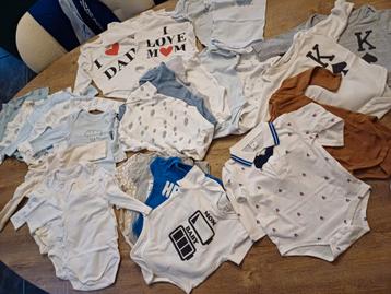 Babykleren jongen beschikbaar voor biedingen