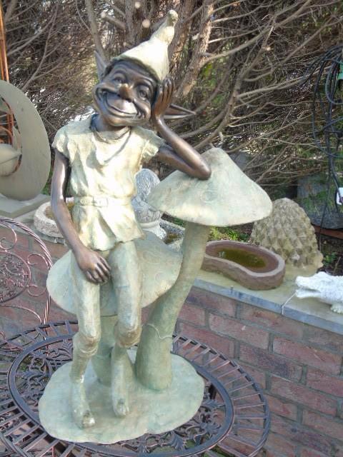 Bronzen trollenimp zittend op 2 gigantische paddenstoelen, Antiek en Kunst, Antiek | Brons en Koper, Brons, Ophalen of Verzenden