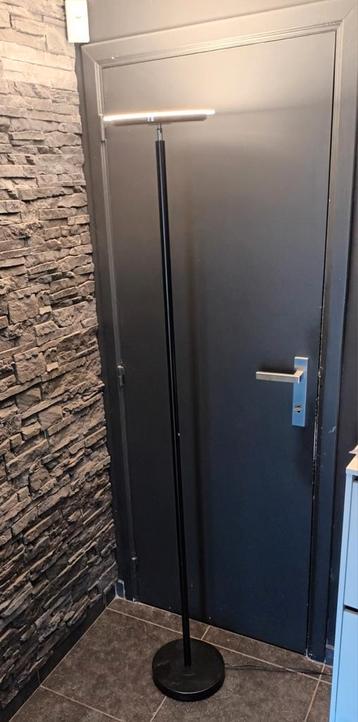 Halogeen lamp beschikbaar voor biedingen