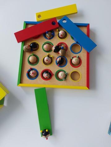 Houten vlooienspel - vanaf 3 jaar beschikbaar voor biedingen