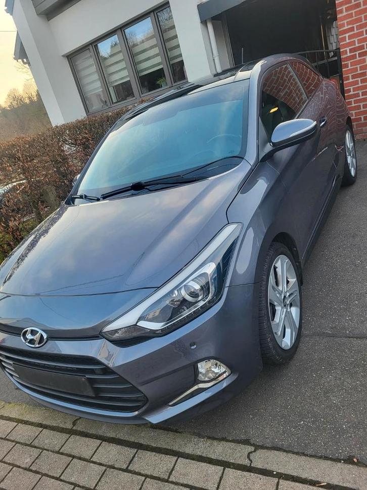 Hyundai i20, Autos : Divers, Voitures accidentées, Hyundai, Essence