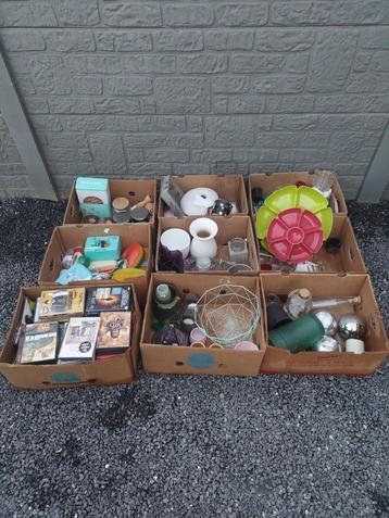 Rommelmarkt spullen beschikbaar voor biedingen