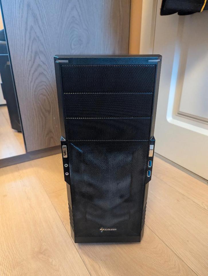 Computer met windows 10 geïnstalleerd, Informatique & Logiciels, Ordinateurs de bureau, Utilisé, 3 à 4 Ghz, HDD, 8 GB, Avec carte vidéo