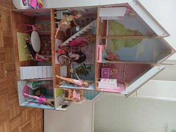 Barbie poppenhuis beschikbaar voor biedingen