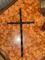 Crucifix mural en métal torsadé – style artisanal, Enlèvement ou Envoi