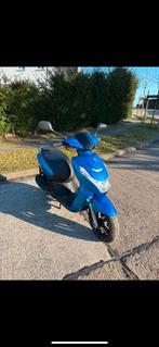 Peugeot Kisbee A-Klasse, Fietsen en Brommers, Scooters | Peugeot, Ophalen, Overige modellen, Klasse A (25 km/u), Zo goed als nieuw