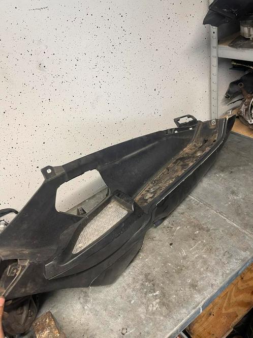 Treeplank rechts Gilera Fuoco & Piaggio MP3 500cc, Motoren, Tuning en Styling, Ophalen