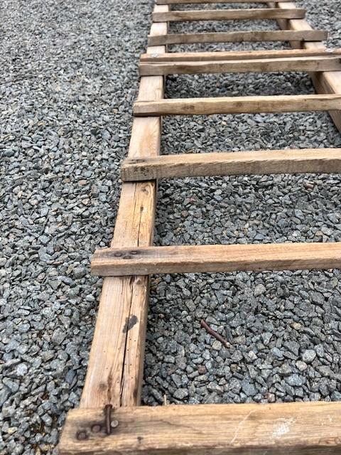 ANCIENNE ÉCHELLE DE STYLE AMISH, Antiquités & Art, Curiosités & Brocante, Enlèvement