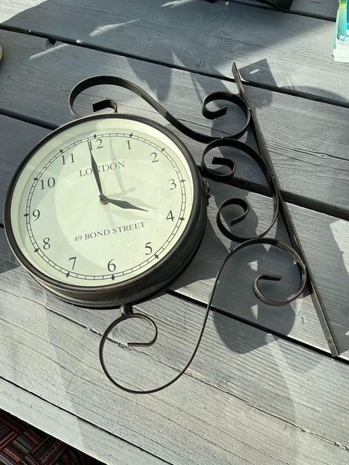 Decoratieve retro stationsklok - diameter 25cm, Huis en Inrichting, Woonaccessoires | Kransen, Zo goed als nieuw, Ophalen