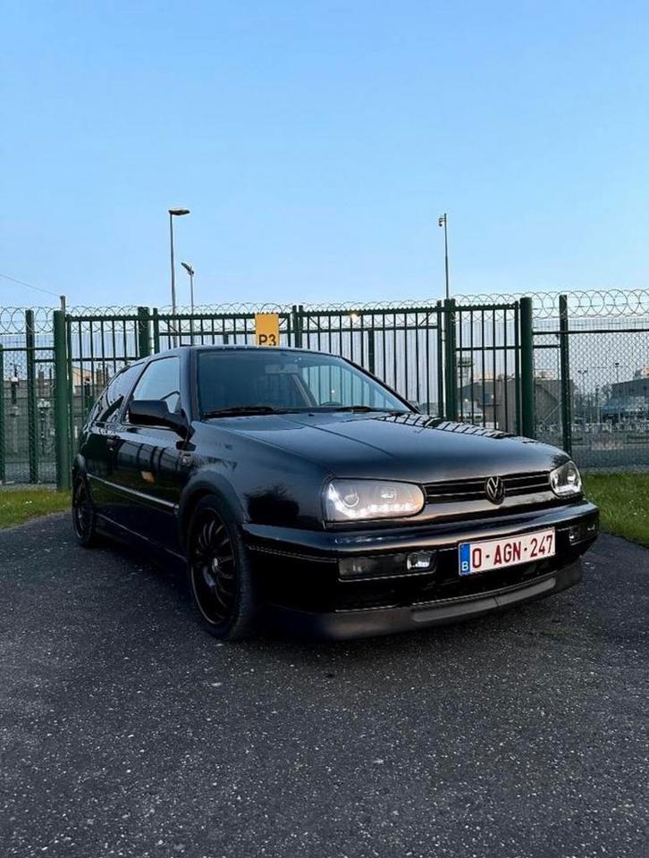 Volkswagen Golf 3 VR6 – bouwjaar 1992, Auto's, Volkswagen, Particulier, Golf, Benzine, 5 deurs, Handgeschakeld, Zwart, Zwart, Voorwielaandrijving