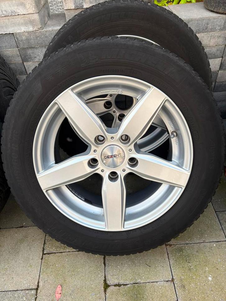 Nette set Dezent 16 inch velgen met winterbanden, Auto-onderdelen, Banden en Velgen, Banden en Velgen, Winterbanden, 16 inch, 205 mm