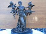statue d une femme et 2 angelots en bronze signé sur marbre, Bronze, Enlèvement ou Envoi