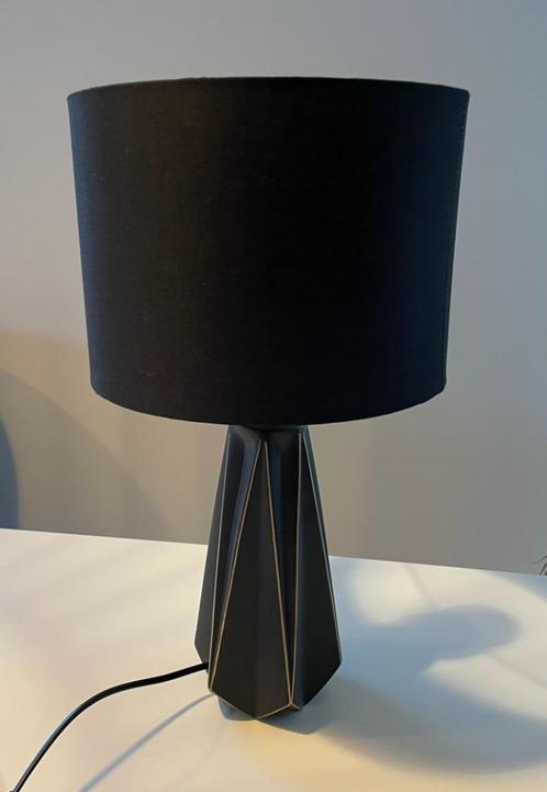 Zwarte tafellamp, Huis en Inrichting, Lampen | Tafellampen, Nieuw, Minder dan 50 cm, Kunststof, Stof, Ophalen of Verzenden