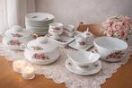 Compleet servies te koop - porselein gebloemd., Antiek en Kunst, Ophalen
