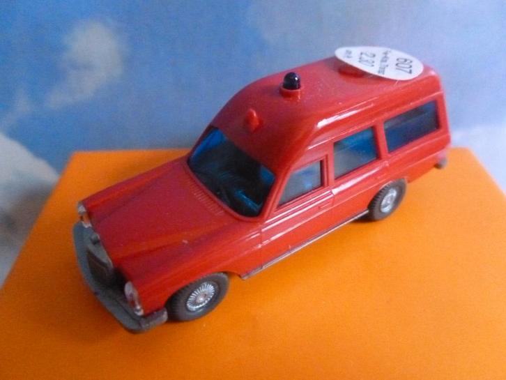 MERCEDES 200 Pompiers 1/87 HO WIKING Made in Germany Neuve, Hobby & Loisirs créatifs, Voitures miniatures | 1:87, Neuf, Voiture